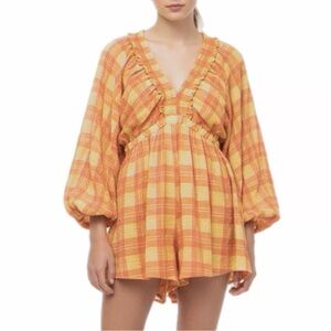 NWOT Mable Large Lightweight Plaid Puff Sleeve Romper
